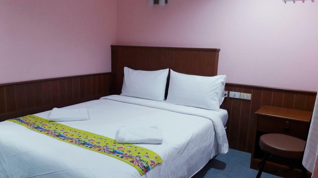 Cha-Am Fish Star Hotel Exterior photo